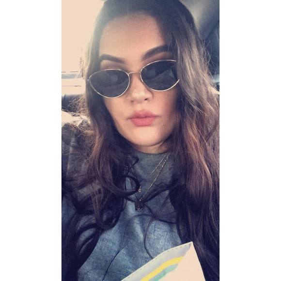 Meet your Posher, Kimberly - Picture 1 of 1